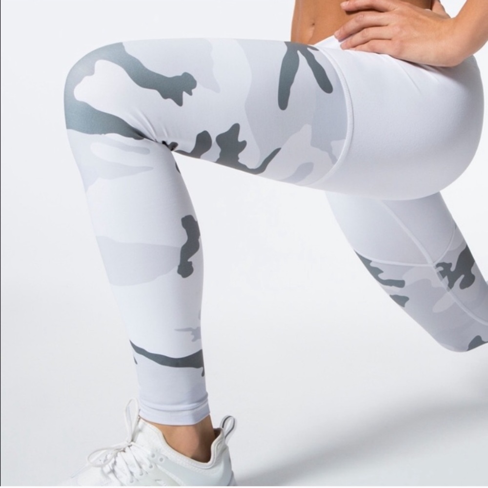 Carbon38 White Camo Hero Leggings barely worn - Picture 3 of 8